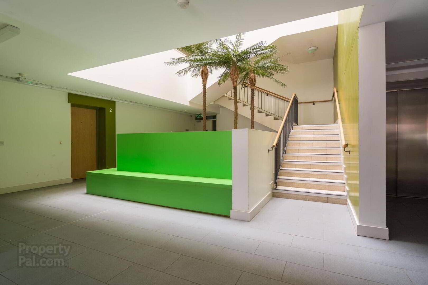 24 The Hull, 35 Annadale Crescent 3 of 17