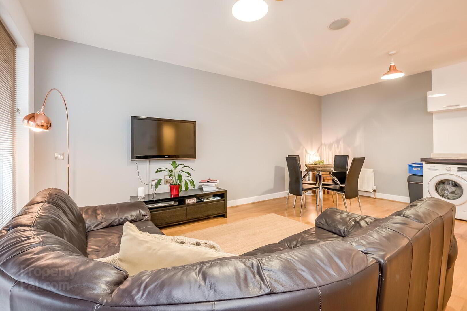 24 The Hull, 35 Annadale Crescent 11 of 17