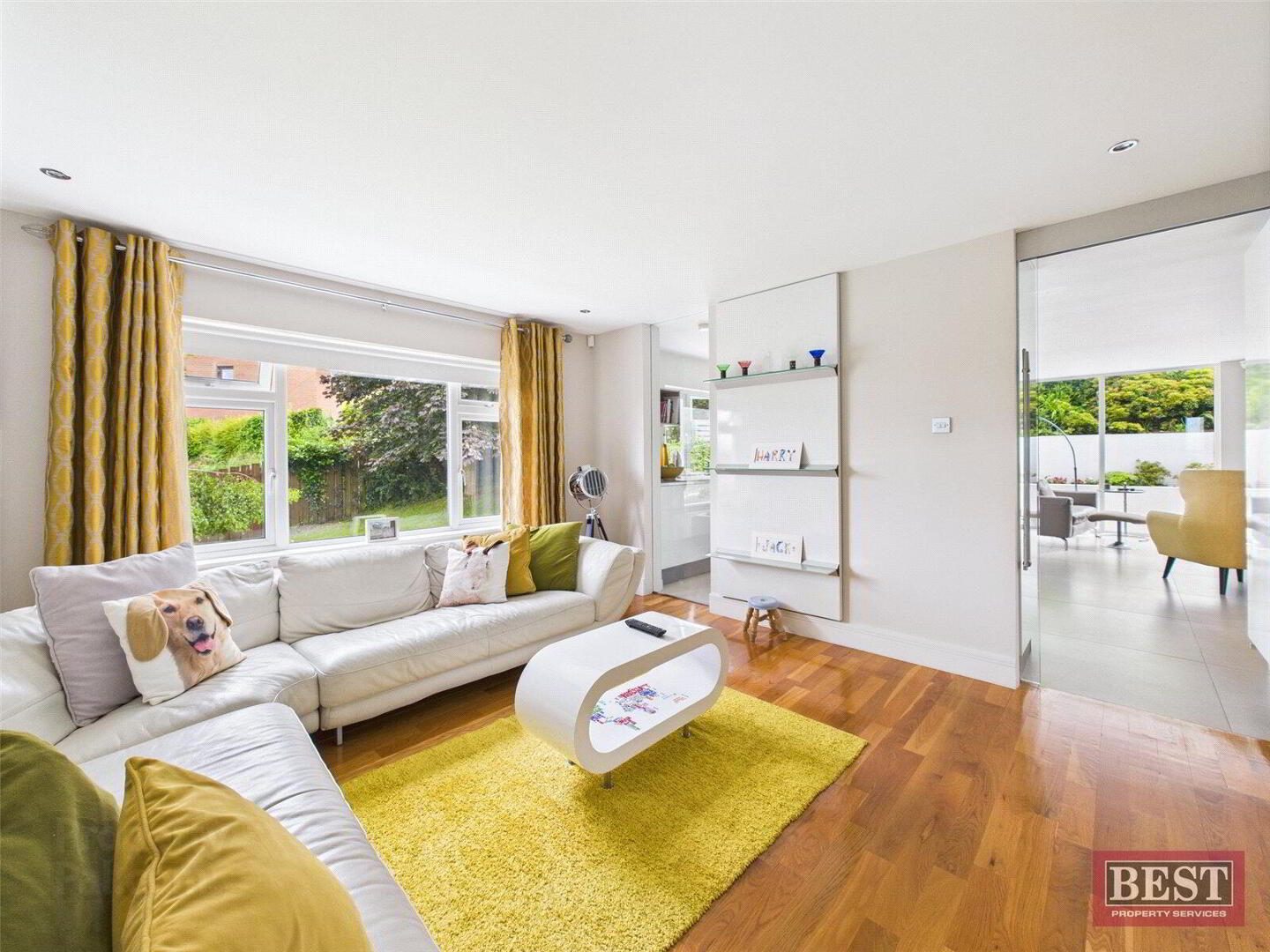The White House, 24 Hawthorn Hill 9 of 43