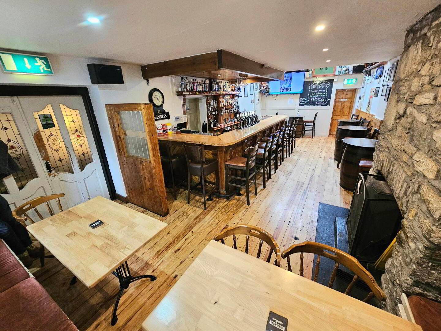 Hartys Bar And Restaurant, 9 Church St 5 of 27