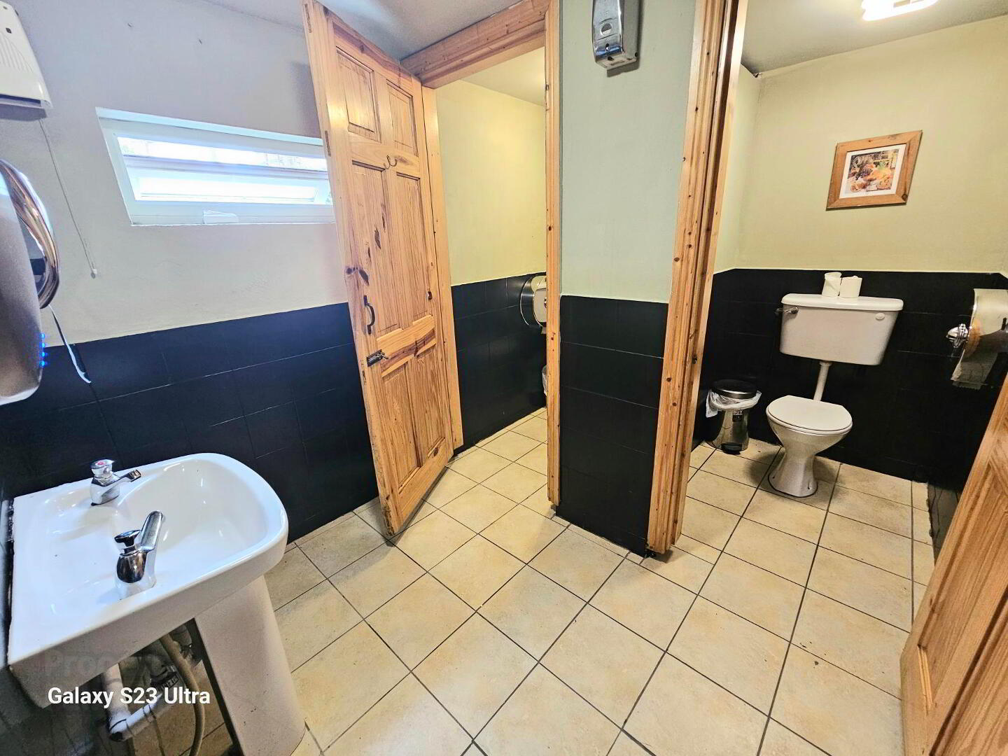 Hartys Bar And Restaurant, 9 Church St 12 of 27
