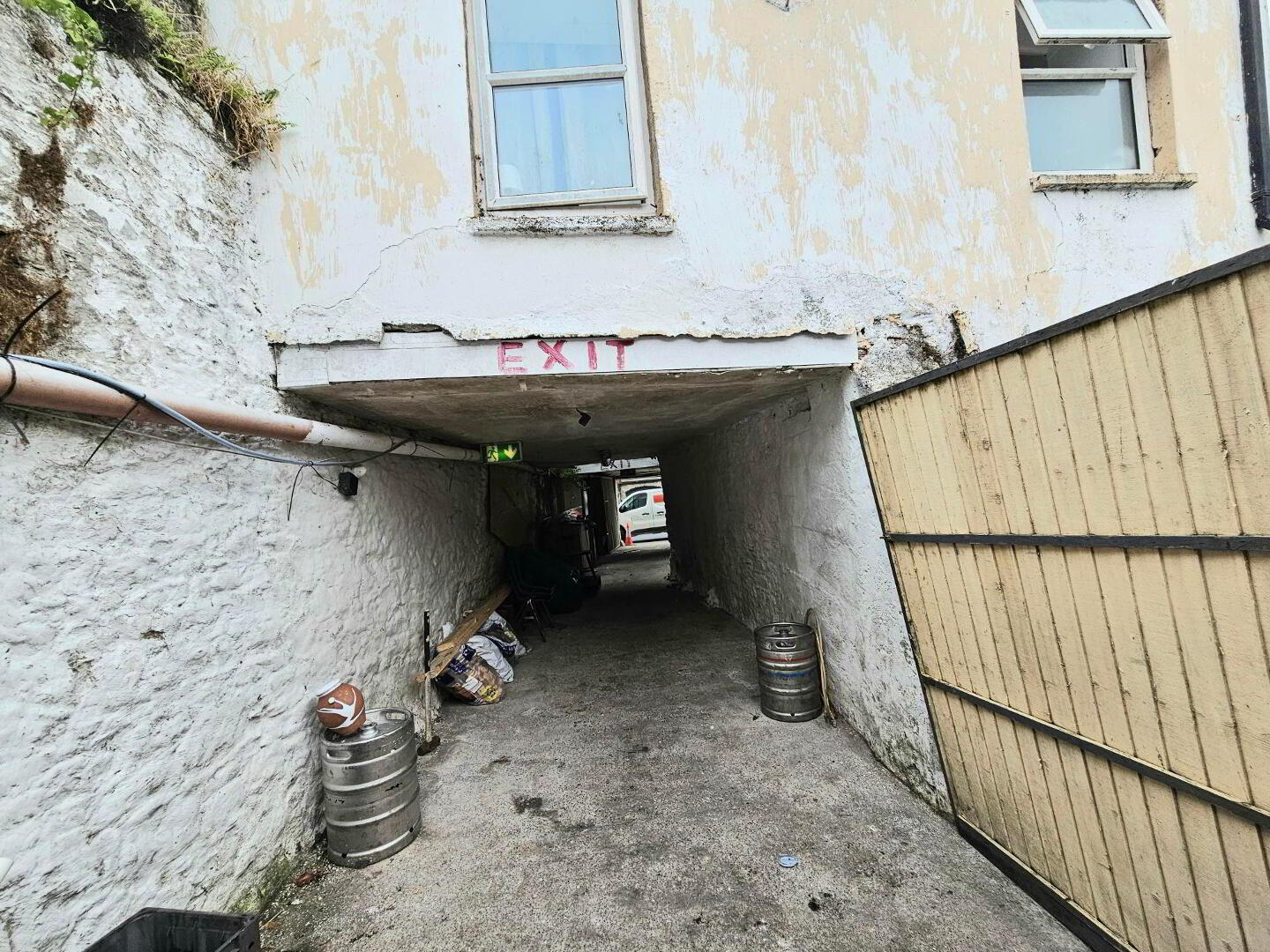 Hartys Bar And Restaurant, 9 Church St 16 of 27