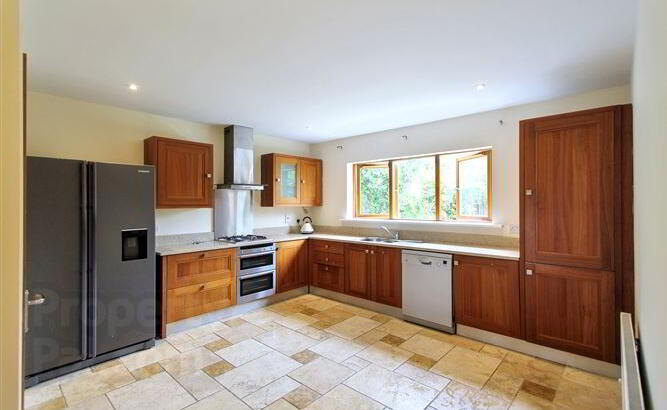 9 Holywell 6 of 16