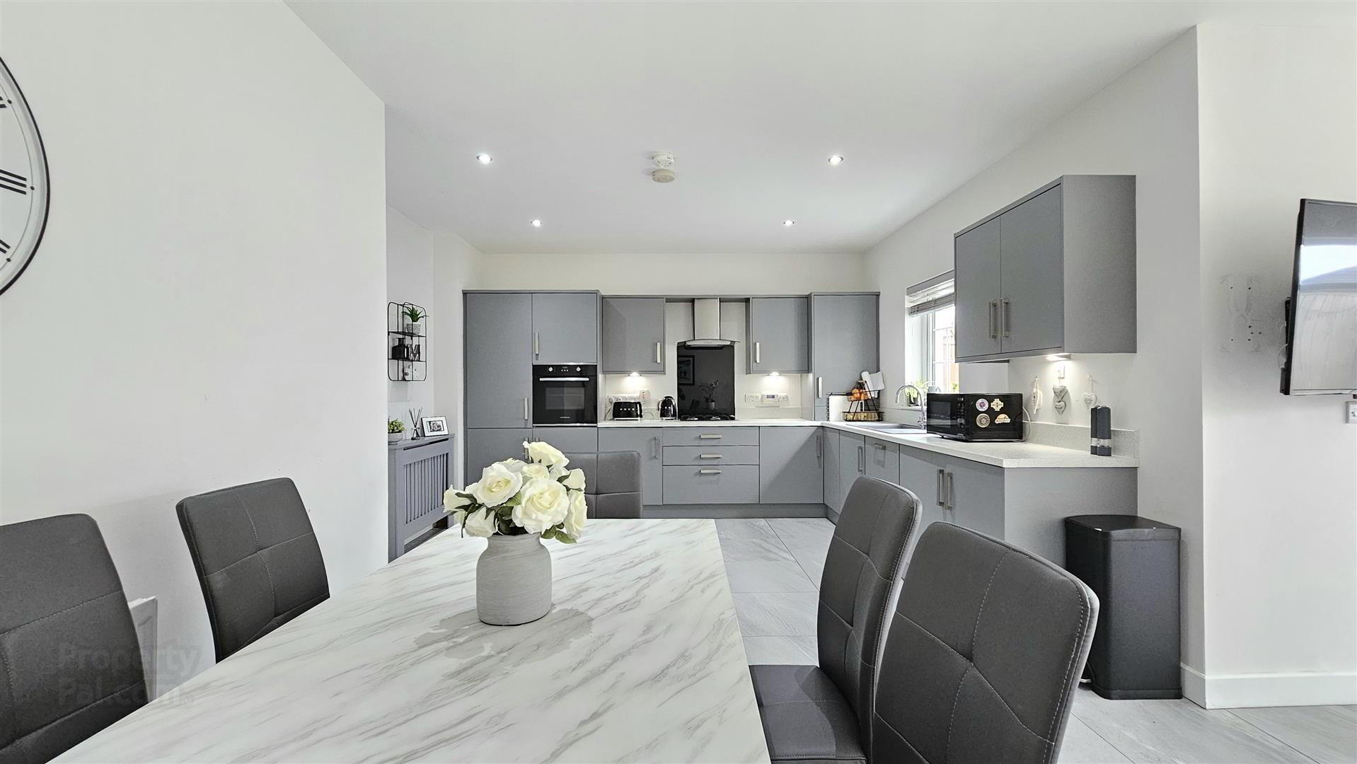 22 Bashford Park Hill 10 of 25