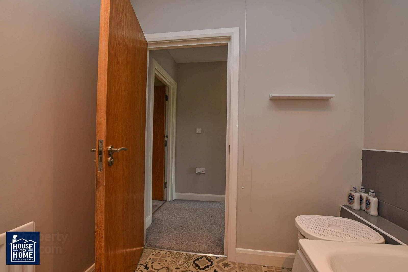 Unit 6, Lesley Lodge 29 of 31
