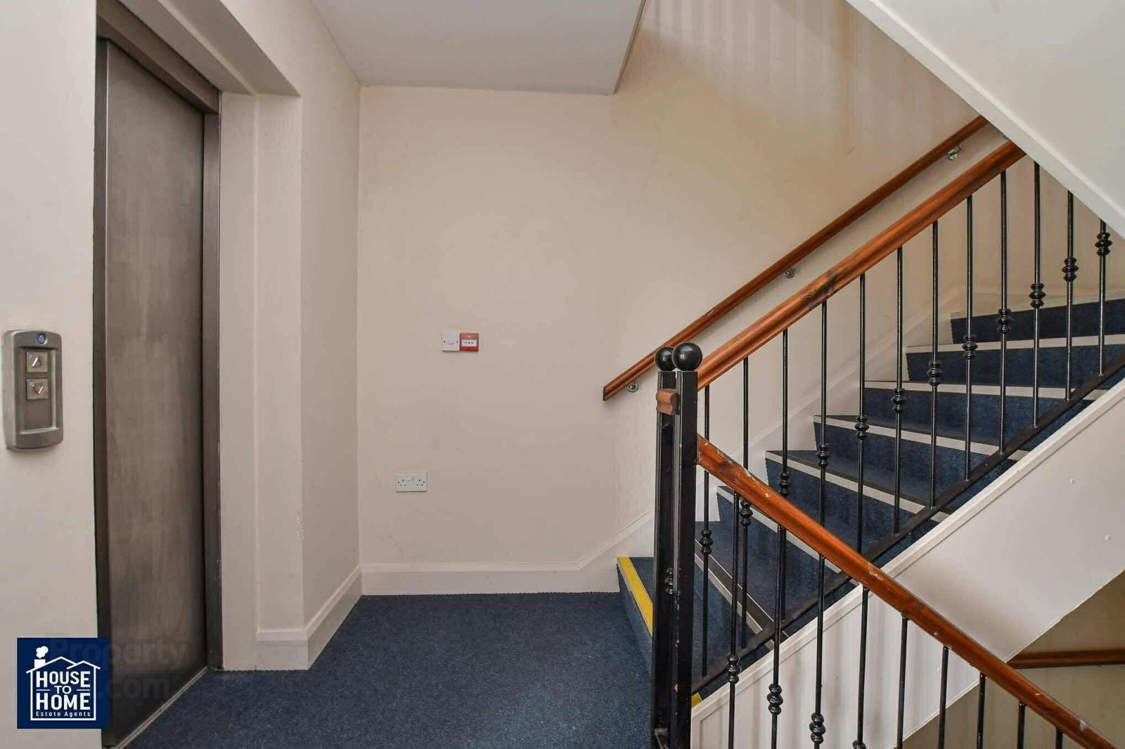Unit 6, Lesley Lodge 7 of 31