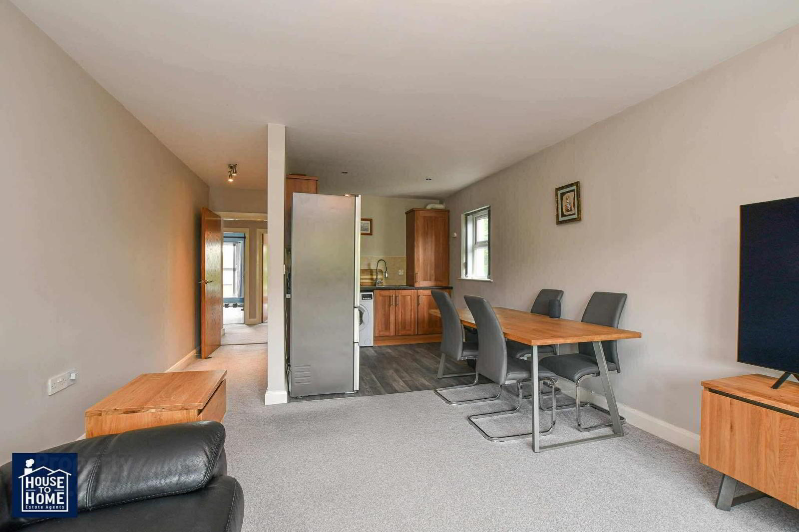 Unit 6, Lesley Lodge 12 of 31