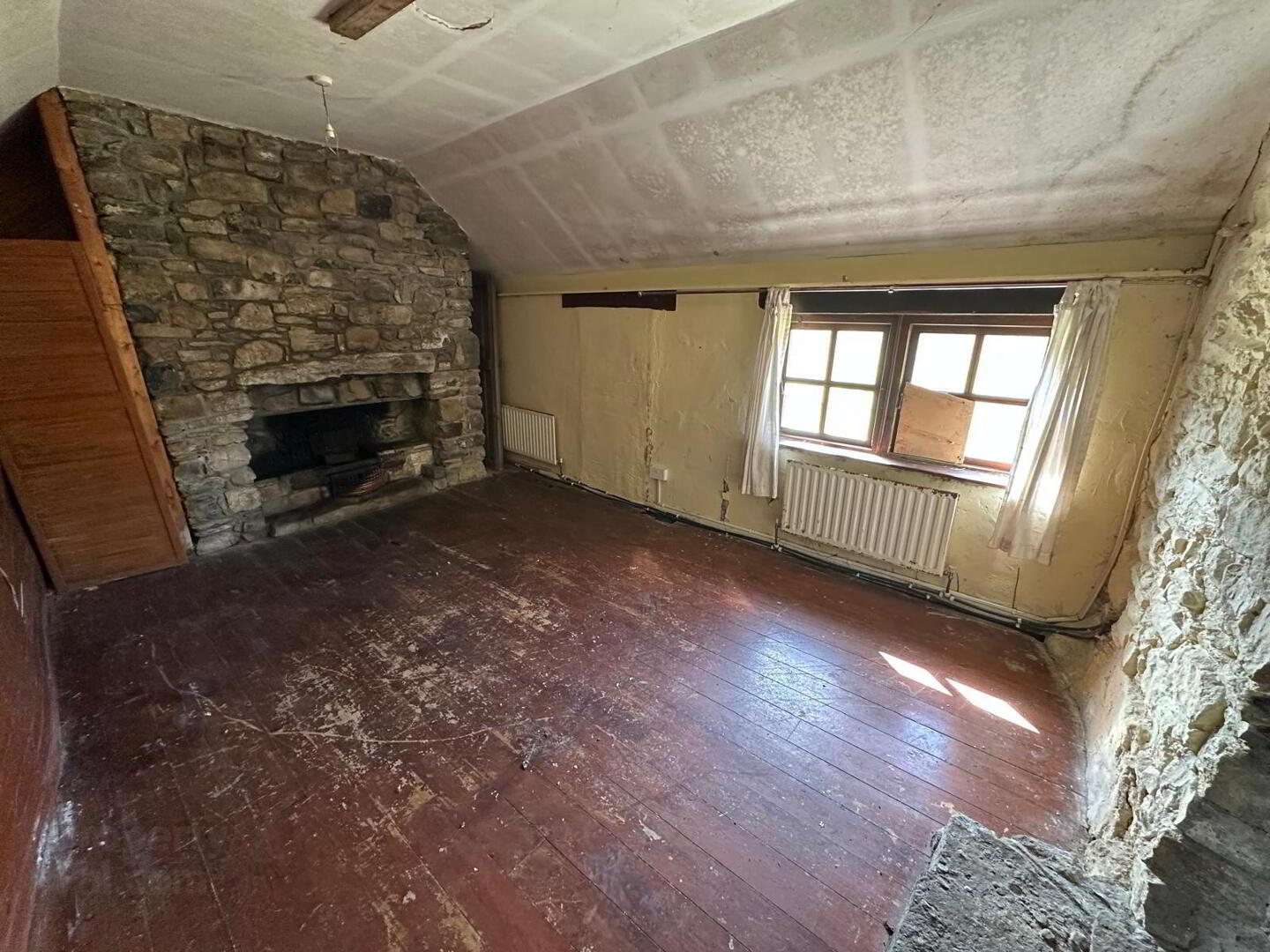 Stone Cottage 10 of 20