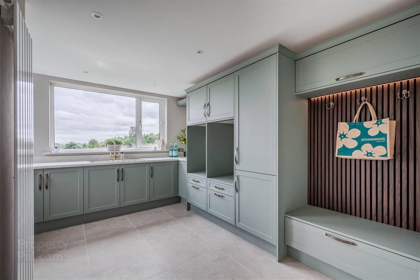 16 Ferndene Road 17 of 32