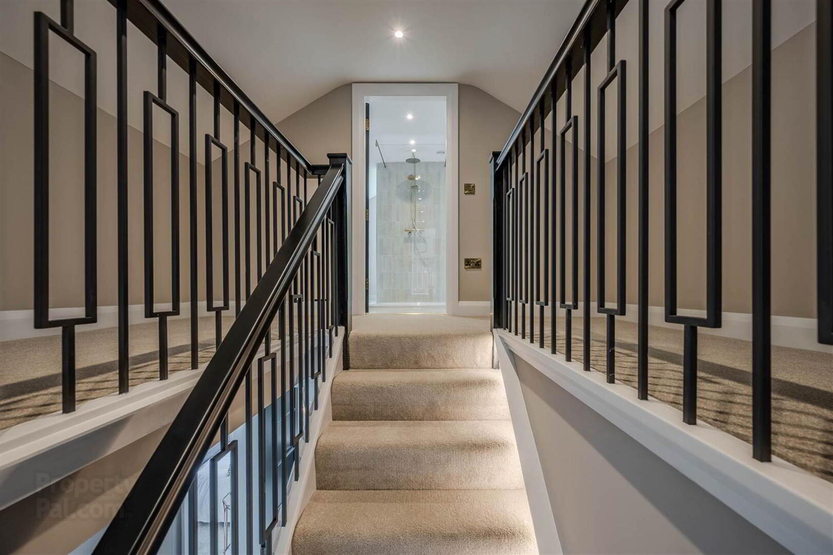 16 Ferndene Road 23 of 32