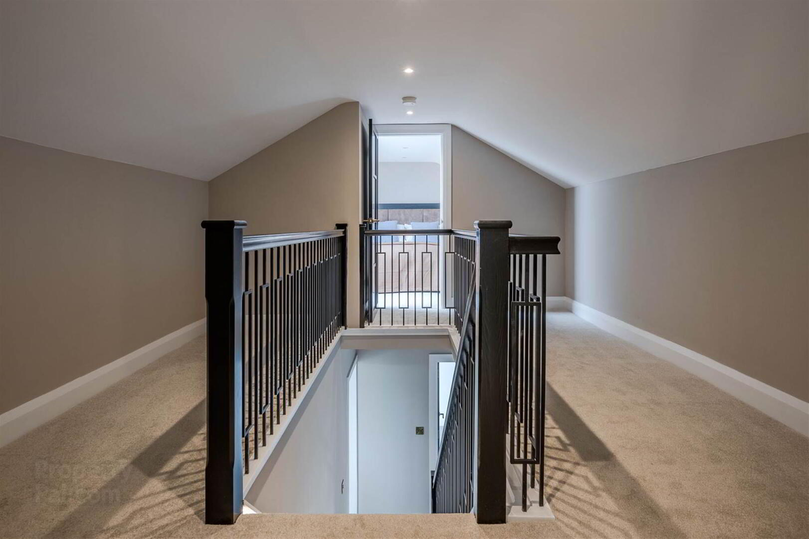 16 Ferndene Road 24 of 32