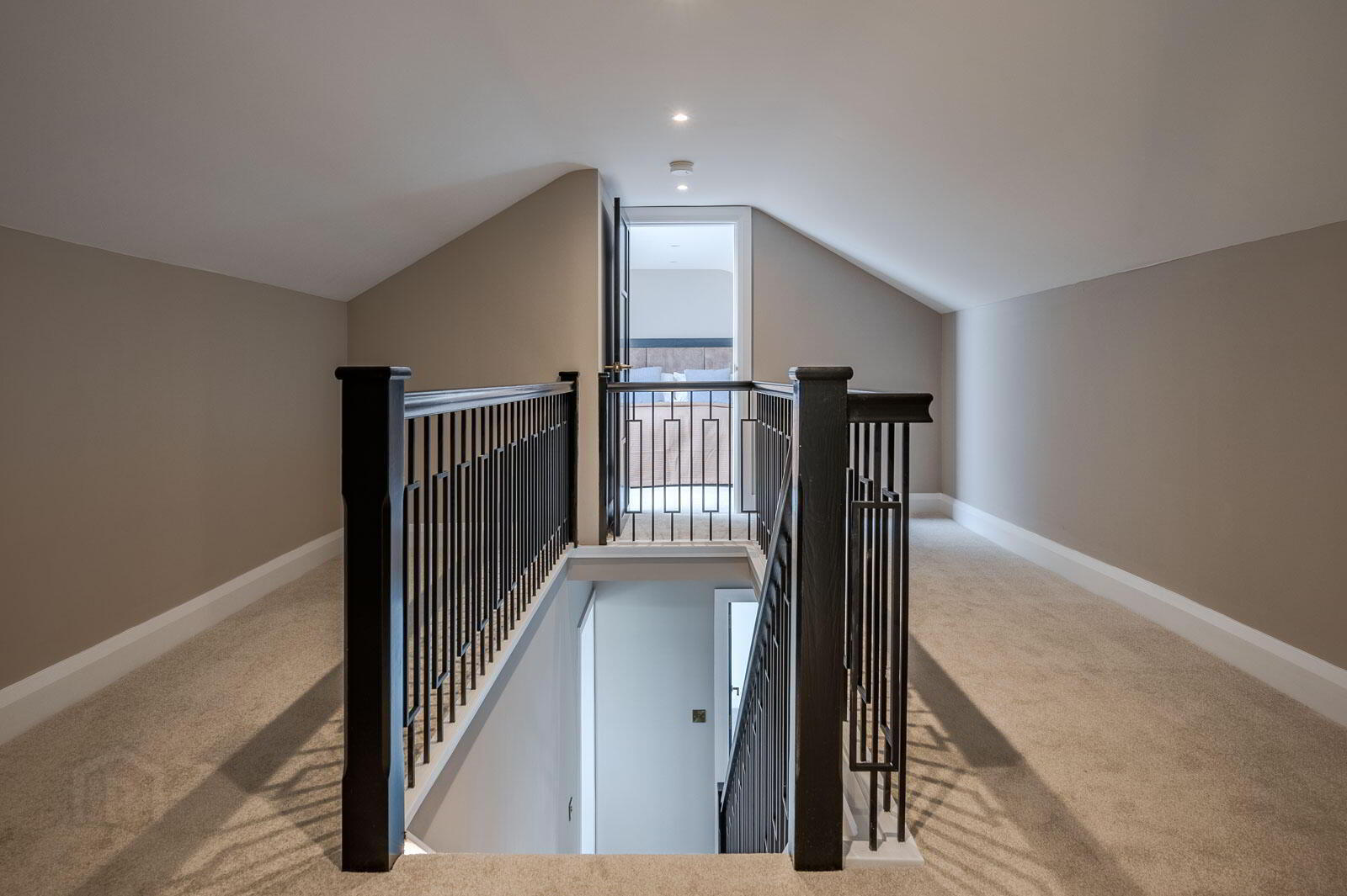 16 Ferndene Road 23 of 30