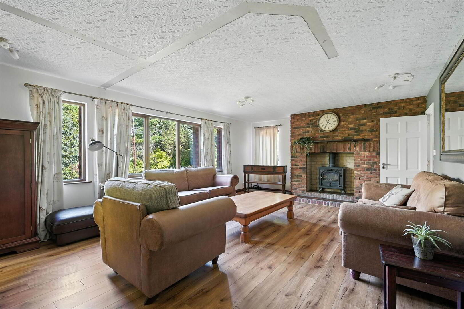 23 St Johns Road 3 of 20