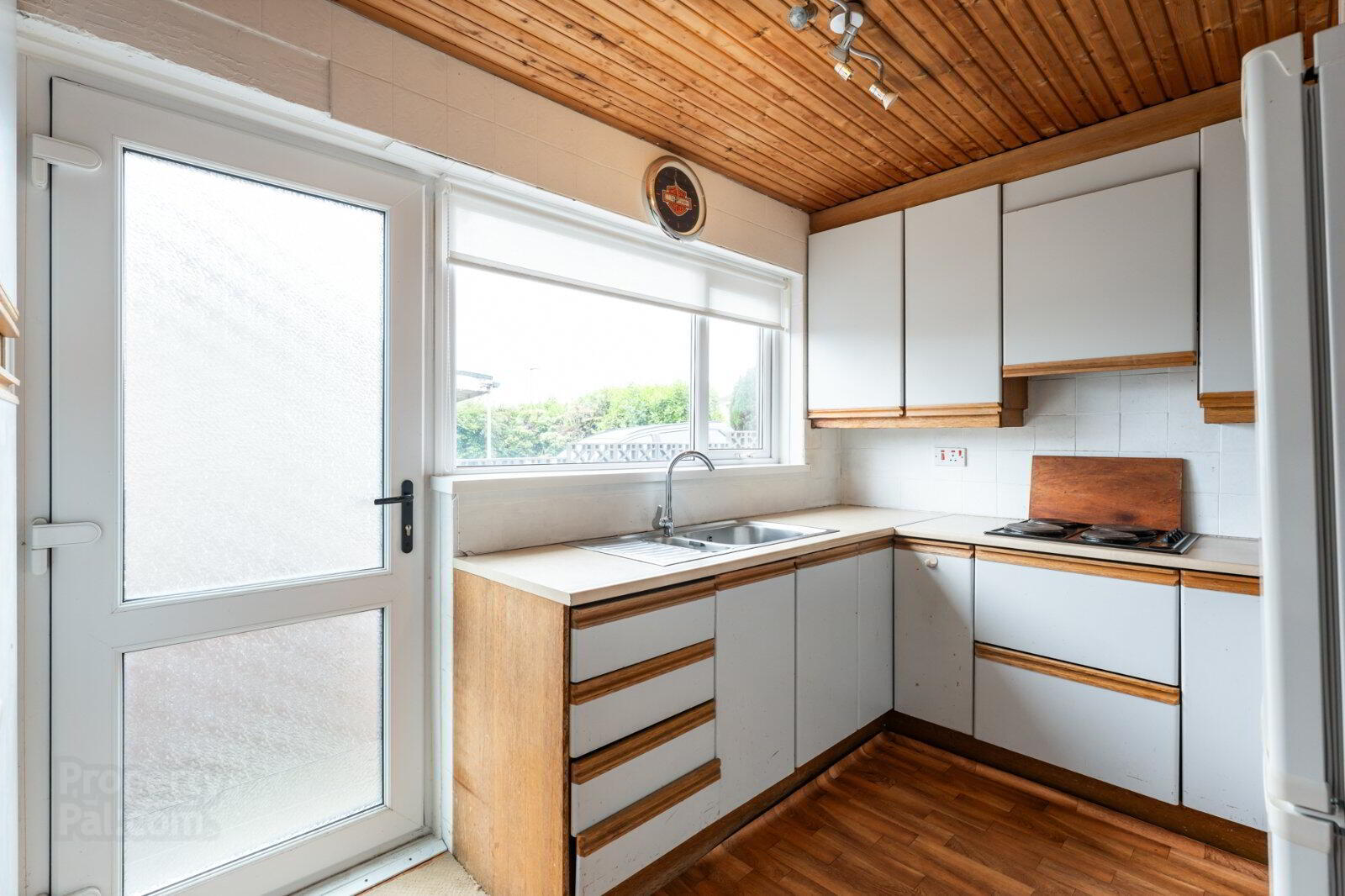 30 Abbeydale Drive 9 of 33