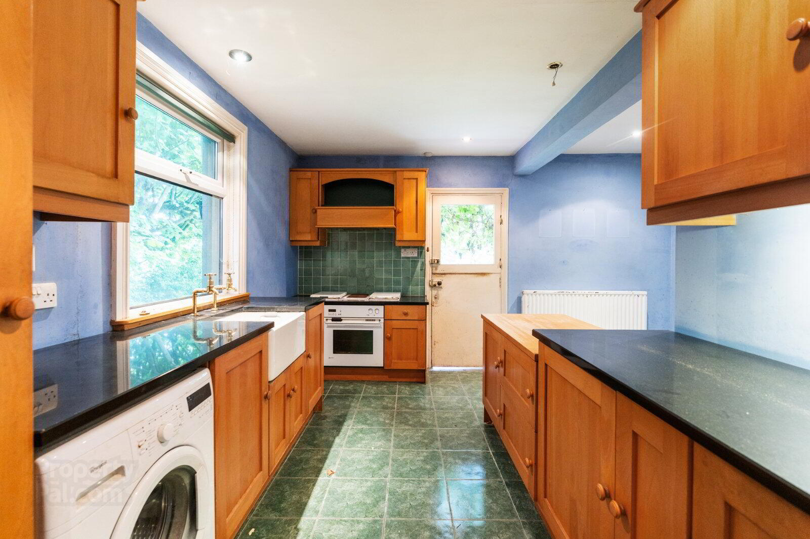 28 Maxwell Road 11 of 45