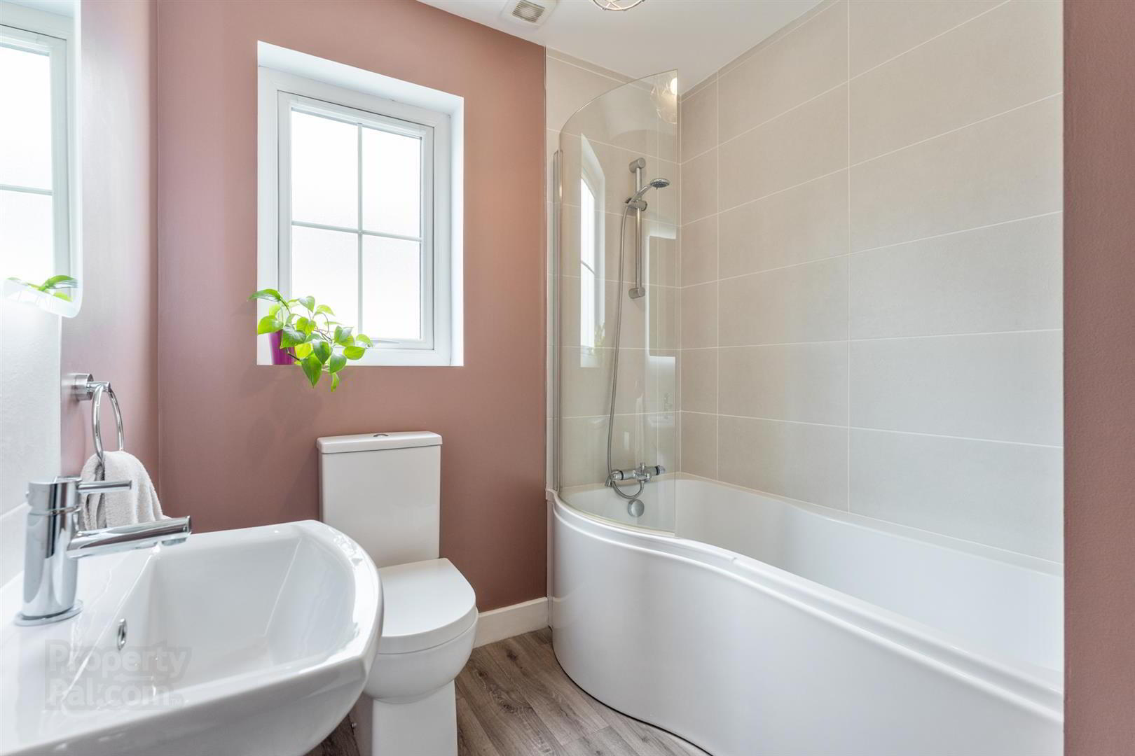 4 Rocklyn Crescent 23 of 29