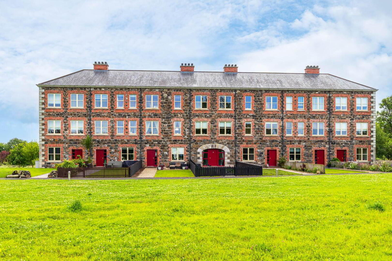 8 Glendoyle Cottages 3 of 51