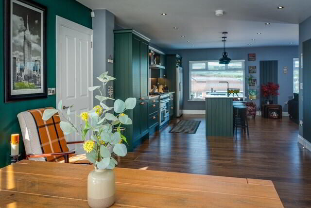 32 Brooklands Park 17 of 43