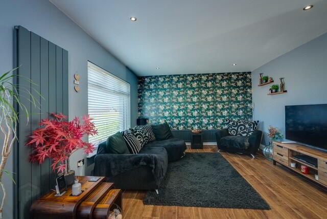 32 Brooklands Park 19 of 43