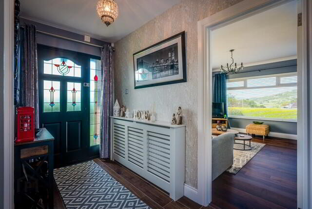 32 Brooklands Park 2 of 43