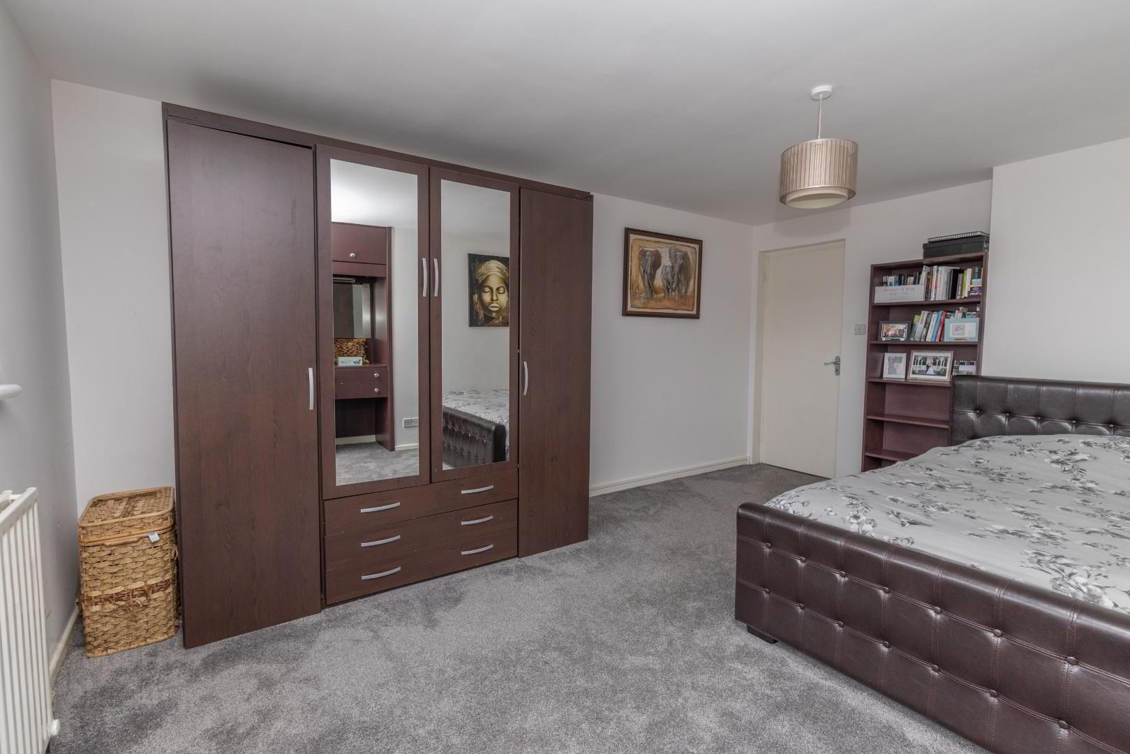 68 Manse Road 24 of 42