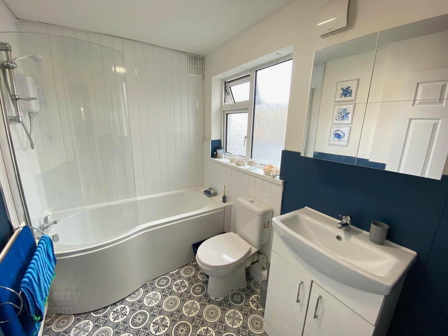 Extended, 3 Bed Semi & Garage 16 of 27