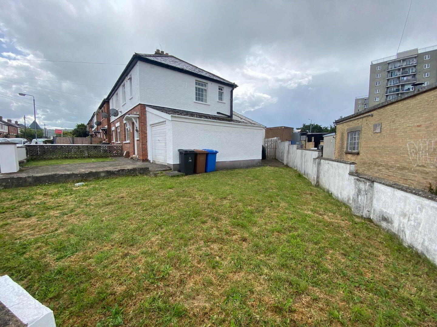 Extended, 3 Bed Semi & Garage 24 of 27