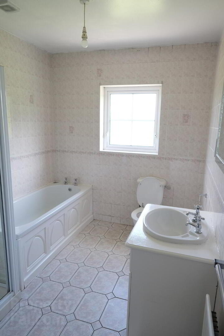 41 Claranagh  Road 17 of 29