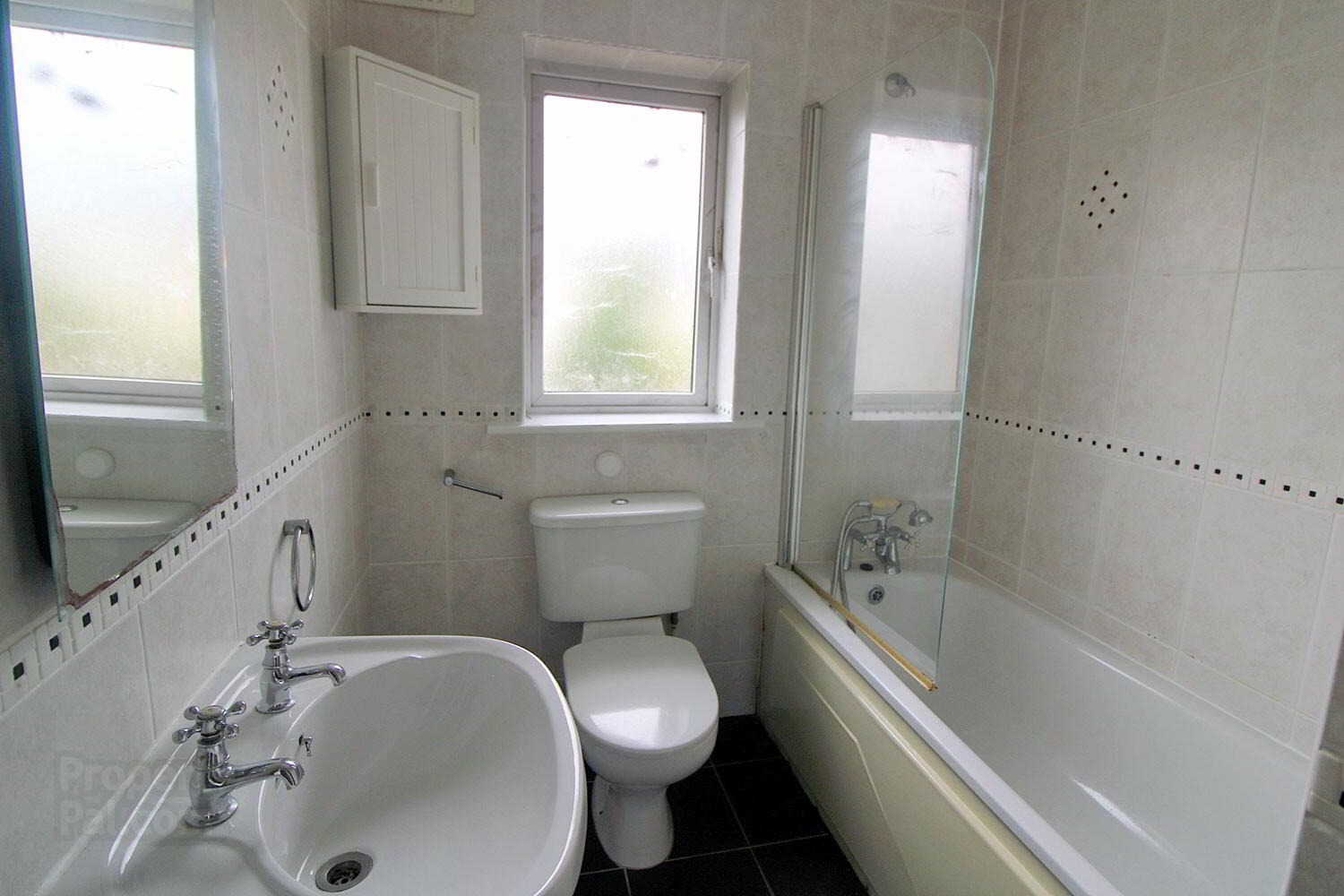 25 Riverside Drive 14 of 15