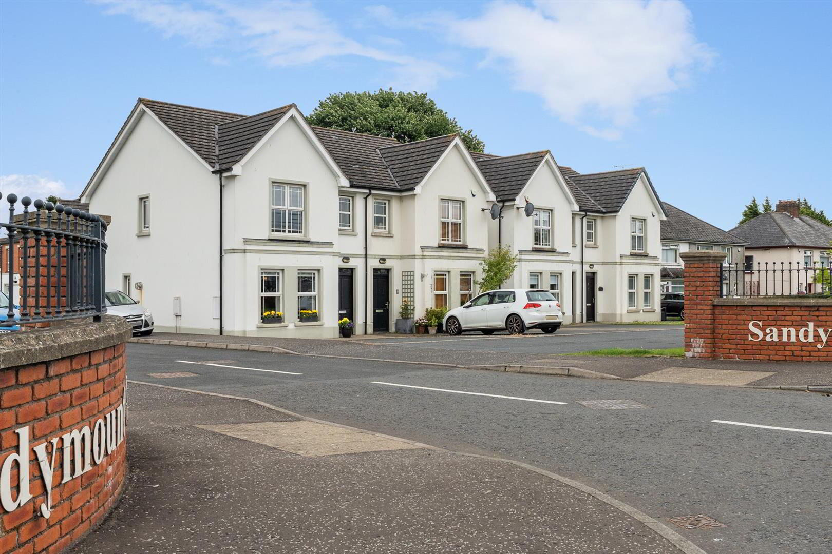 7 Sandymount Green 1 of 29