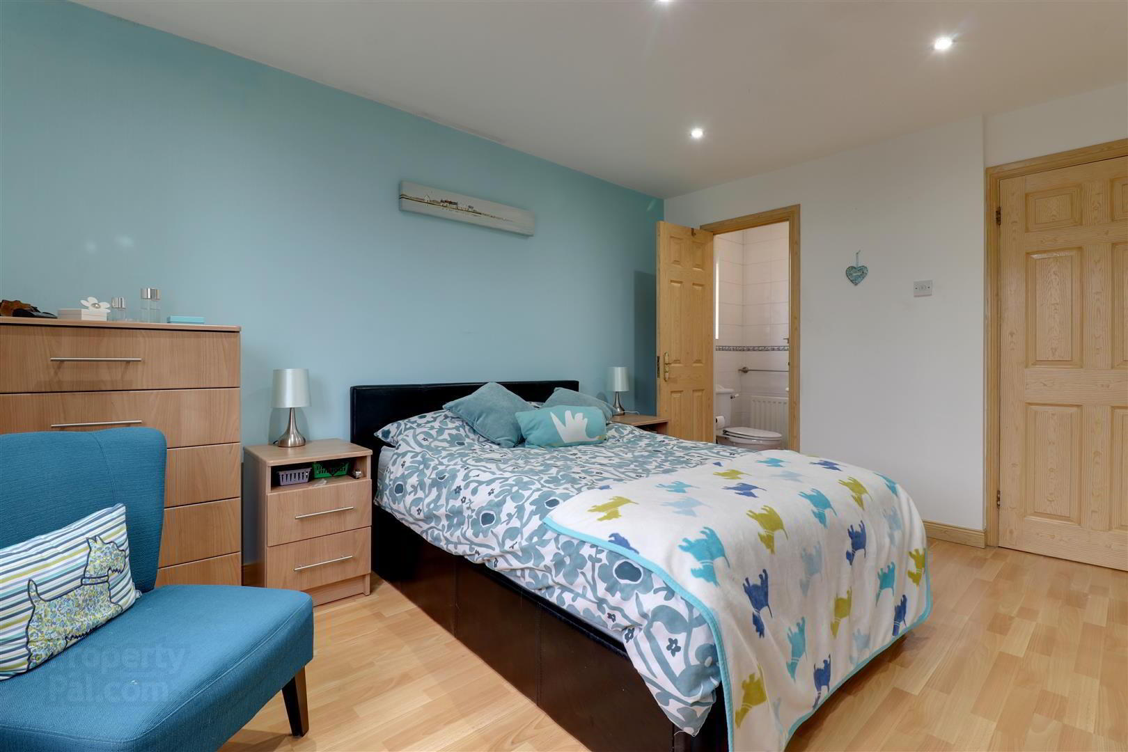 8 Newtown Vale 18 of 29