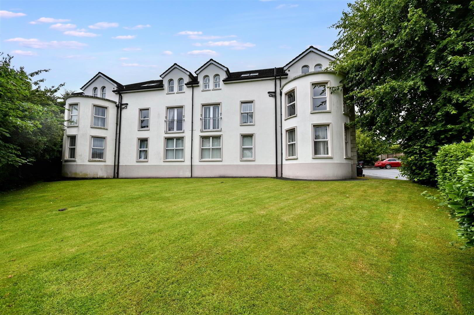 Apt 11 Chichester Manor, 2 Chichester Park North 1 of 14