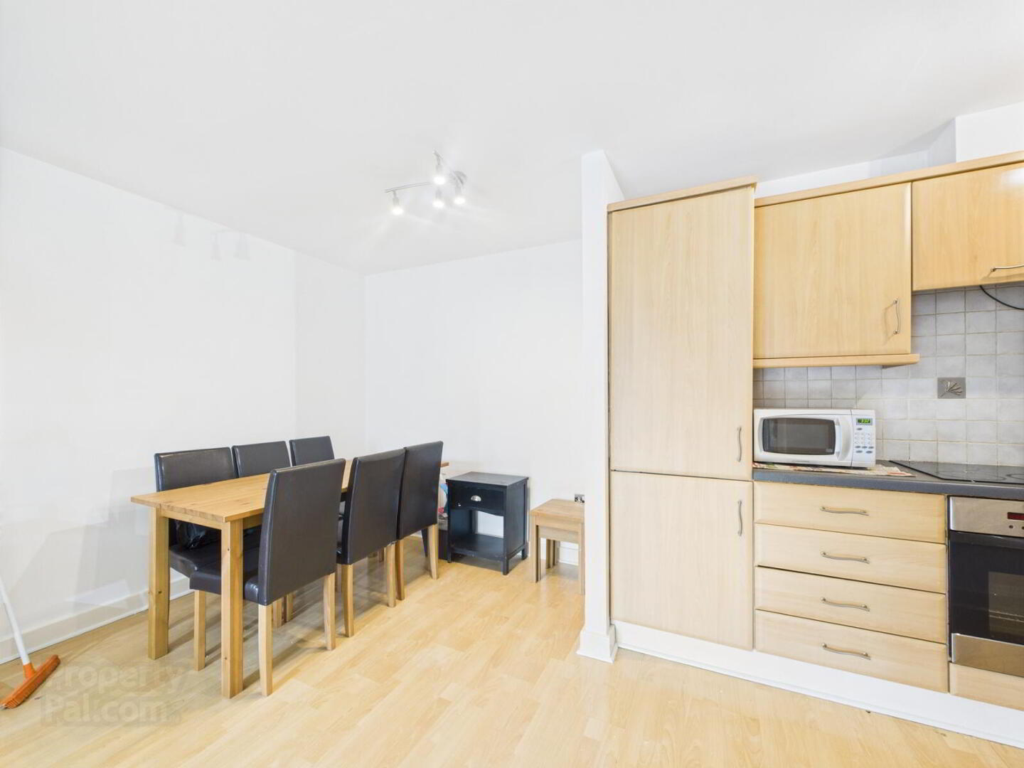Apt 16, 19 Station Street 5 of 15