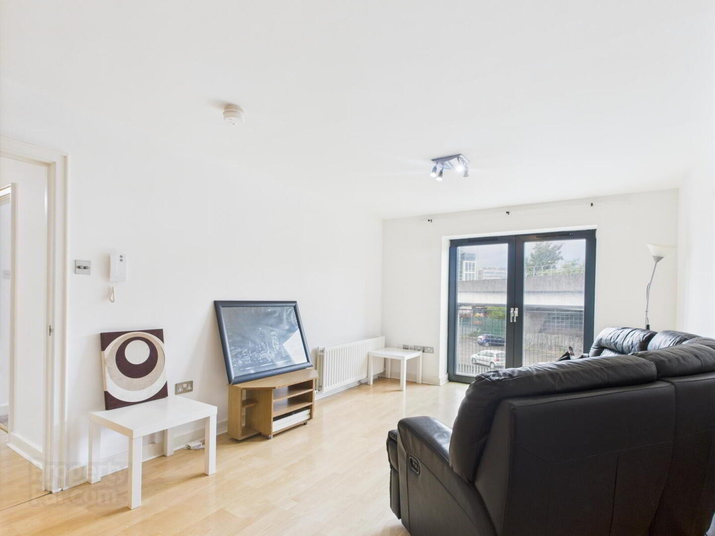 Apt 16, 19 Station Street 3 of 15