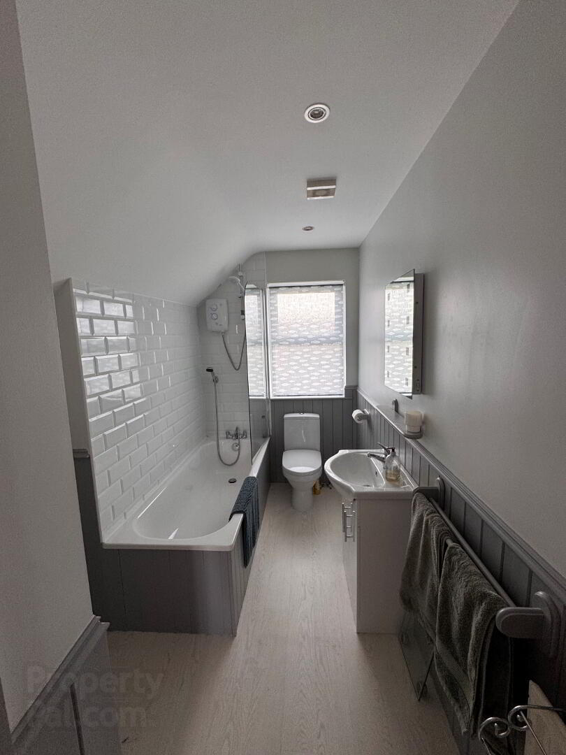 2 Magheramenagh Gardens (student Let) 15 of 19