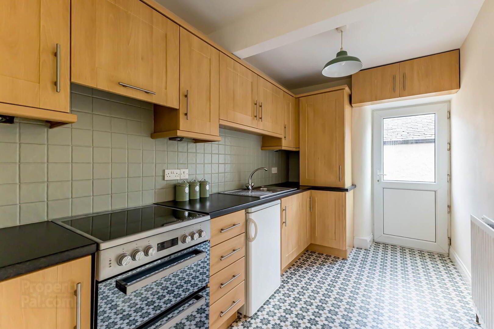 11 Braeside 12 of 25
