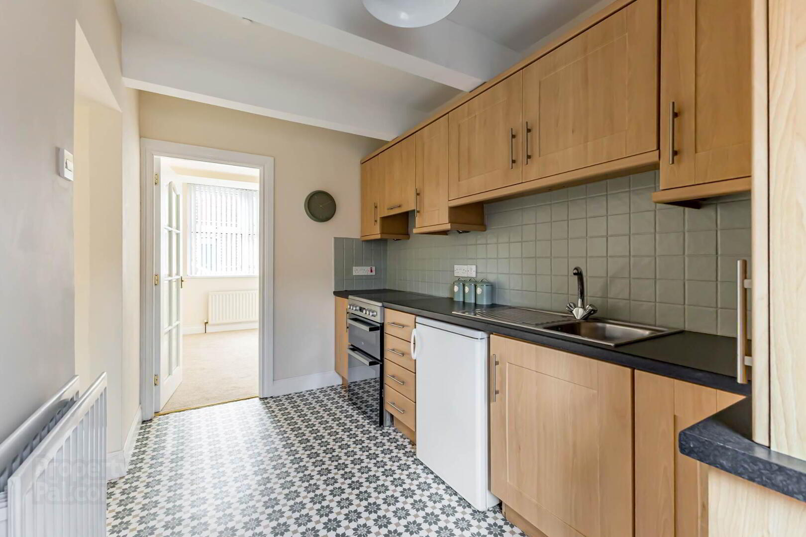 11 Braeside 13 of 25
