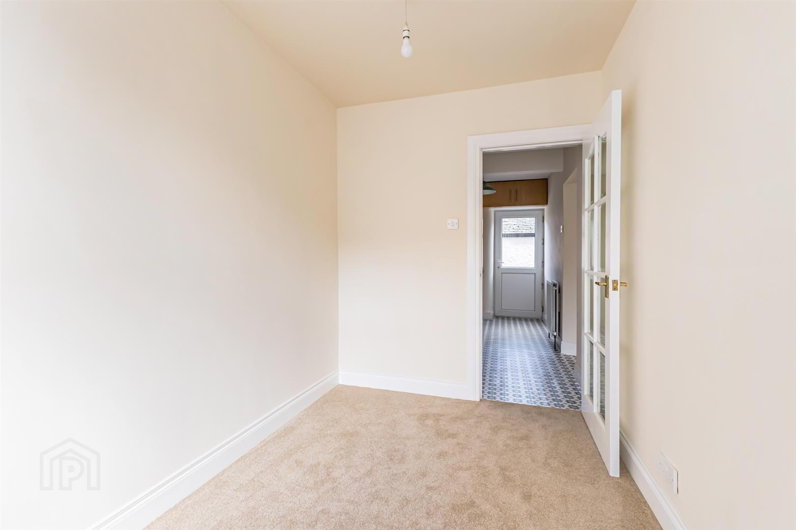 11 Braeside 16 of 27