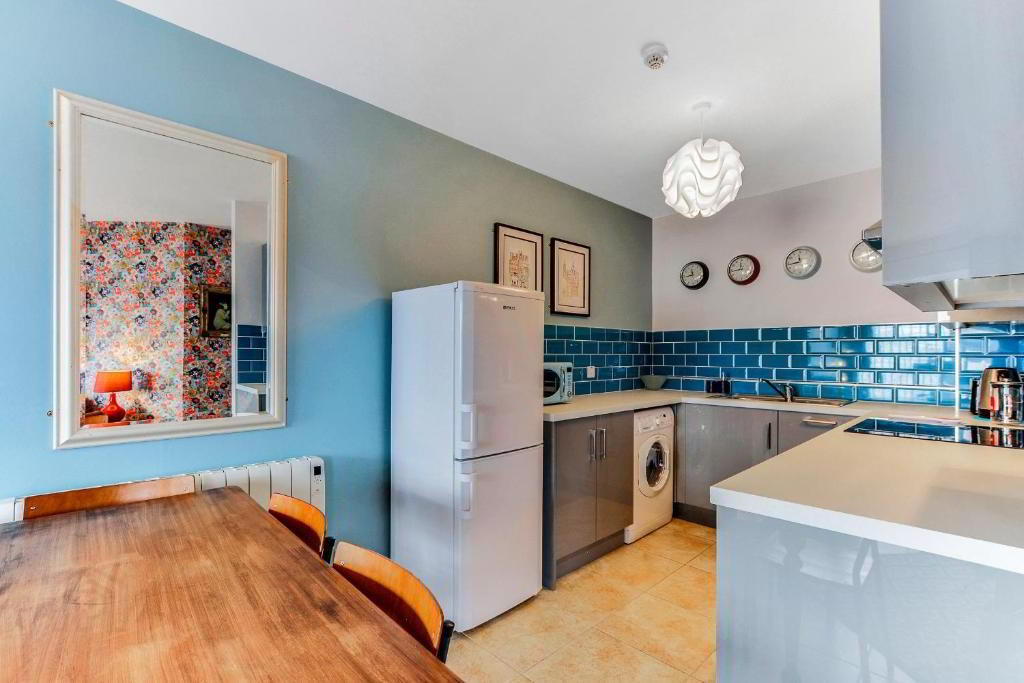 19 Riverside, 19 Queens Quay 3 of 20
