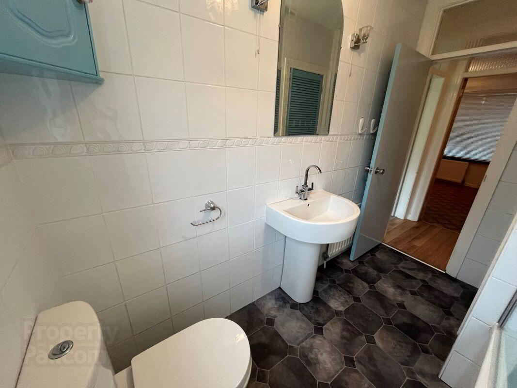 10 Fernmore Road 19 of 24