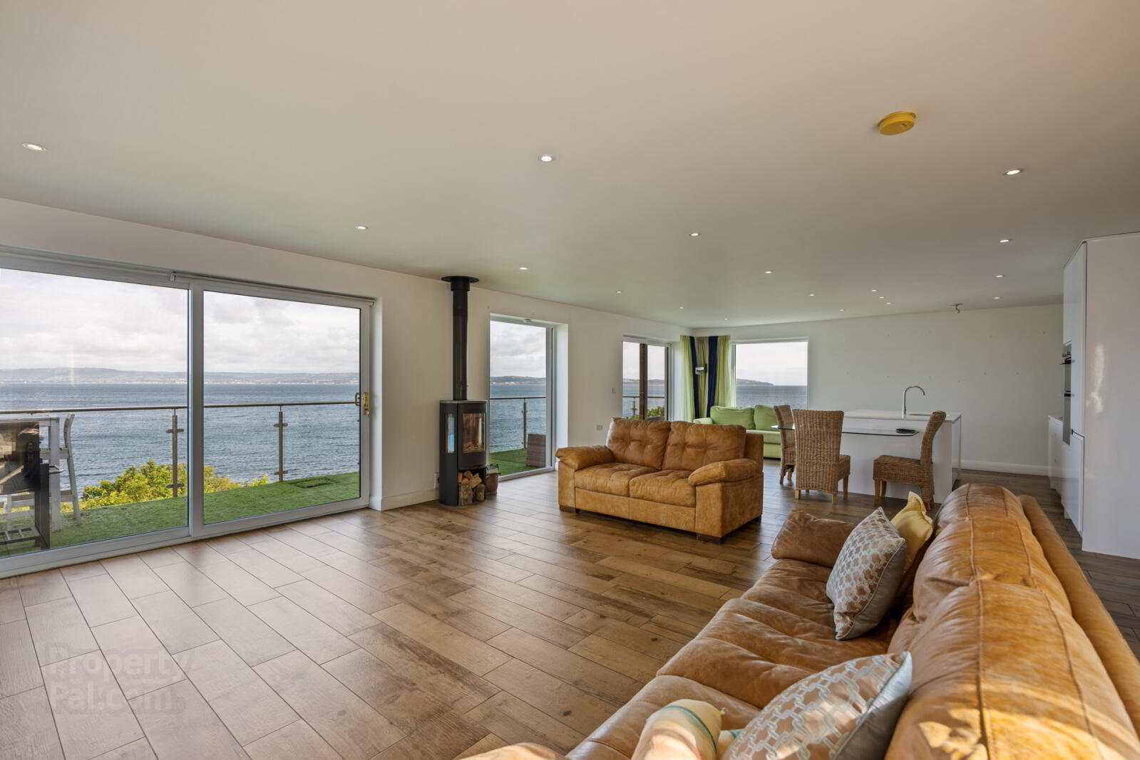 1 Downshire Court 6 of 55