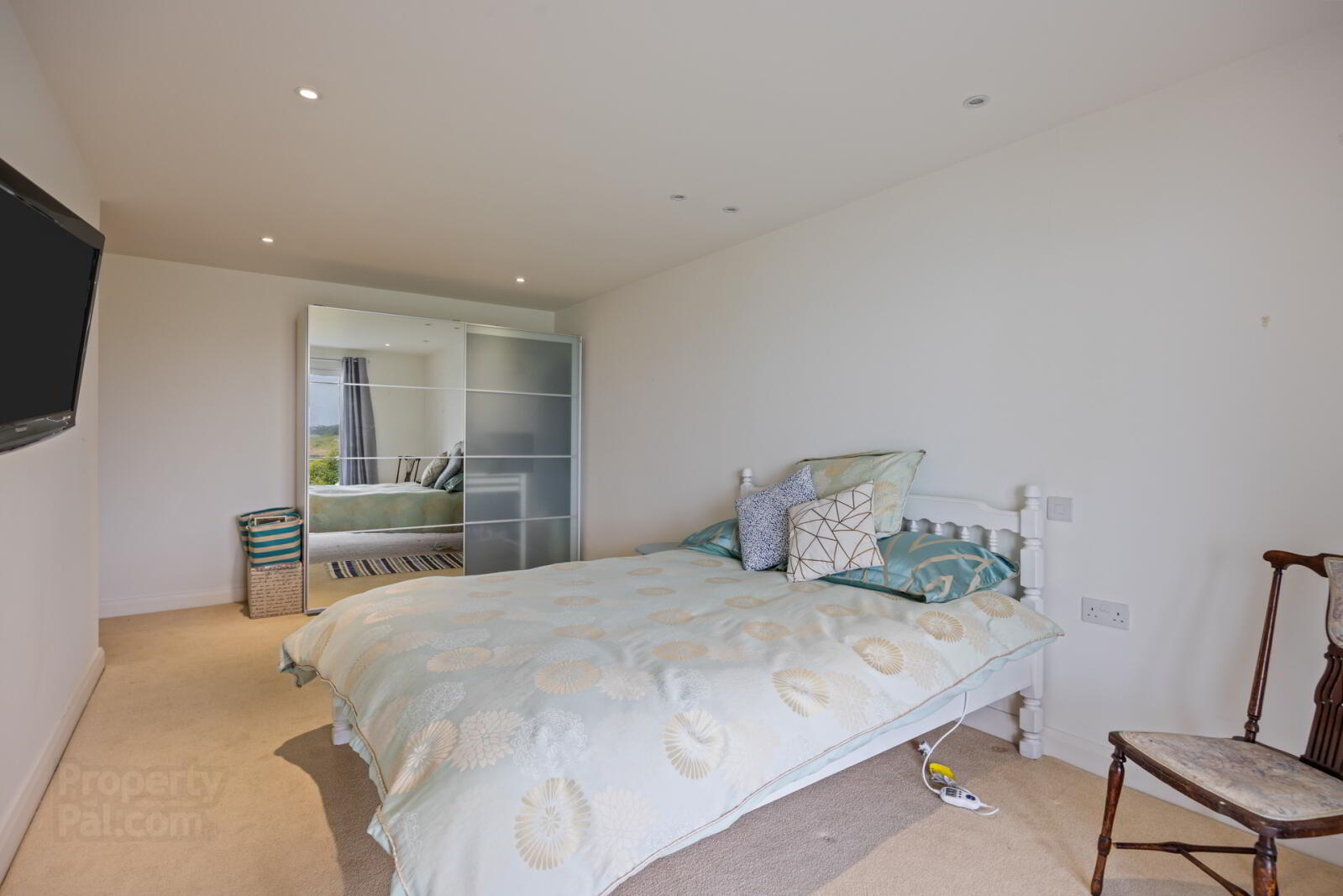 1 Downshire Court 23 of 55