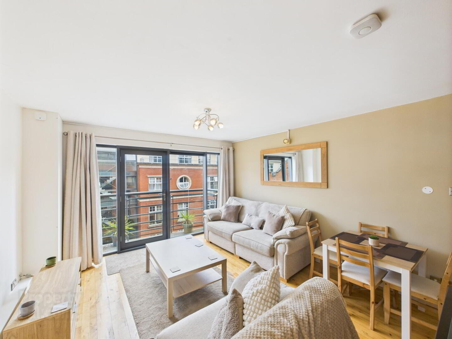 E4 Central Park, 33 Alfred Street 2 of 15