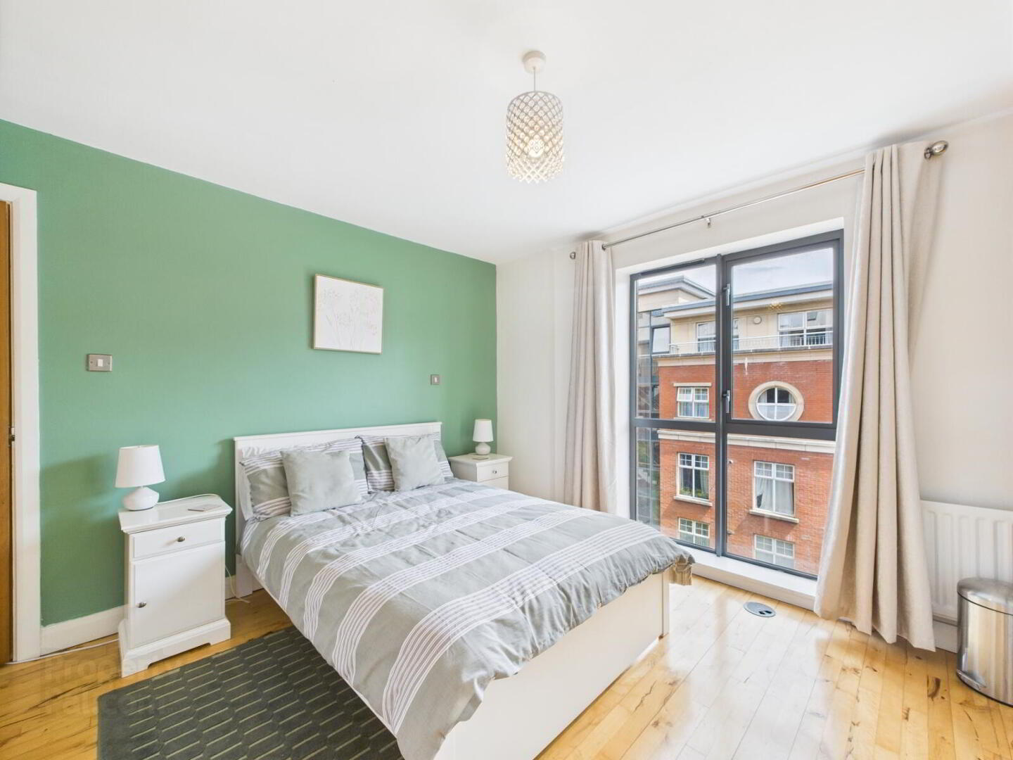 E4 Central Park, 33 Alfred Street 7 of 15