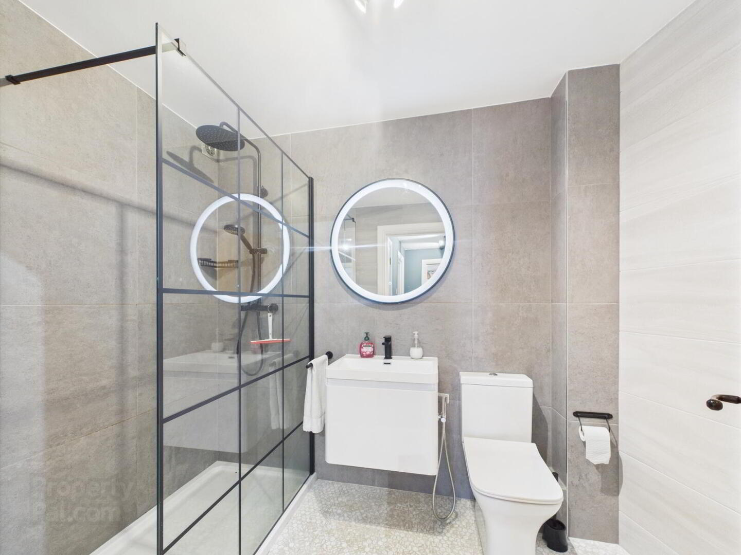Apartment 4 Millennium Court 4 Downshire Place 17 of 19