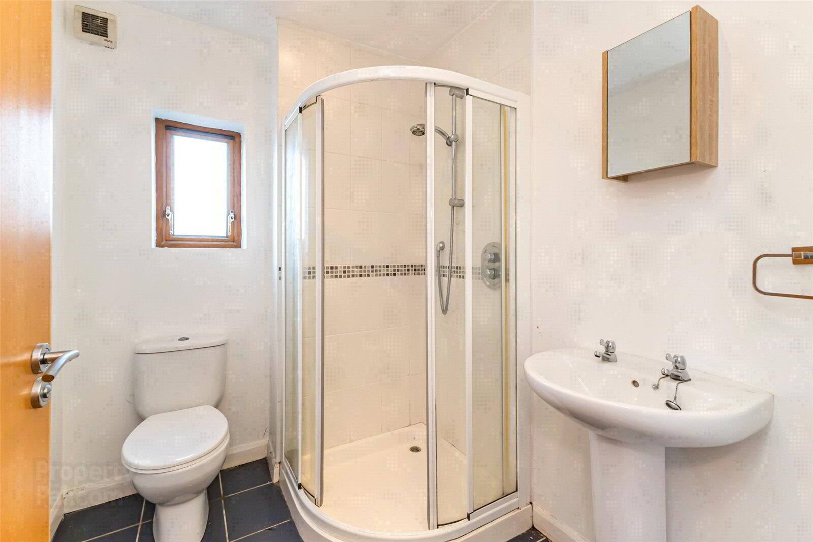 1 Ashford House, 2 Knockdene Gate 18 of 22