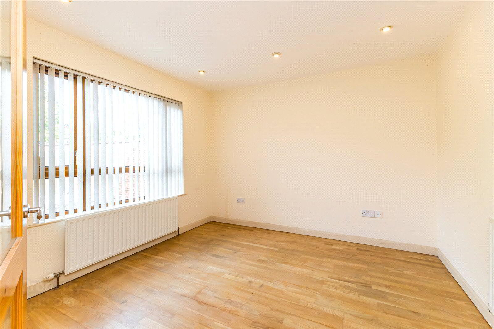 1 Ashford House, 2 Knockdene Gate 14 of 22