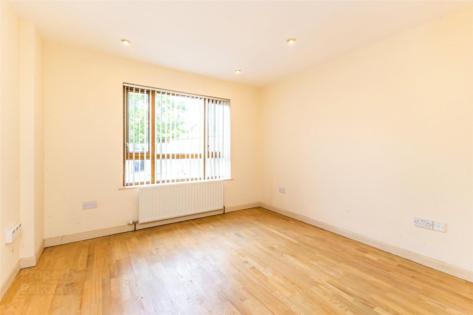 1 Ashford House, 2 Knockdene Gate 15 of 22