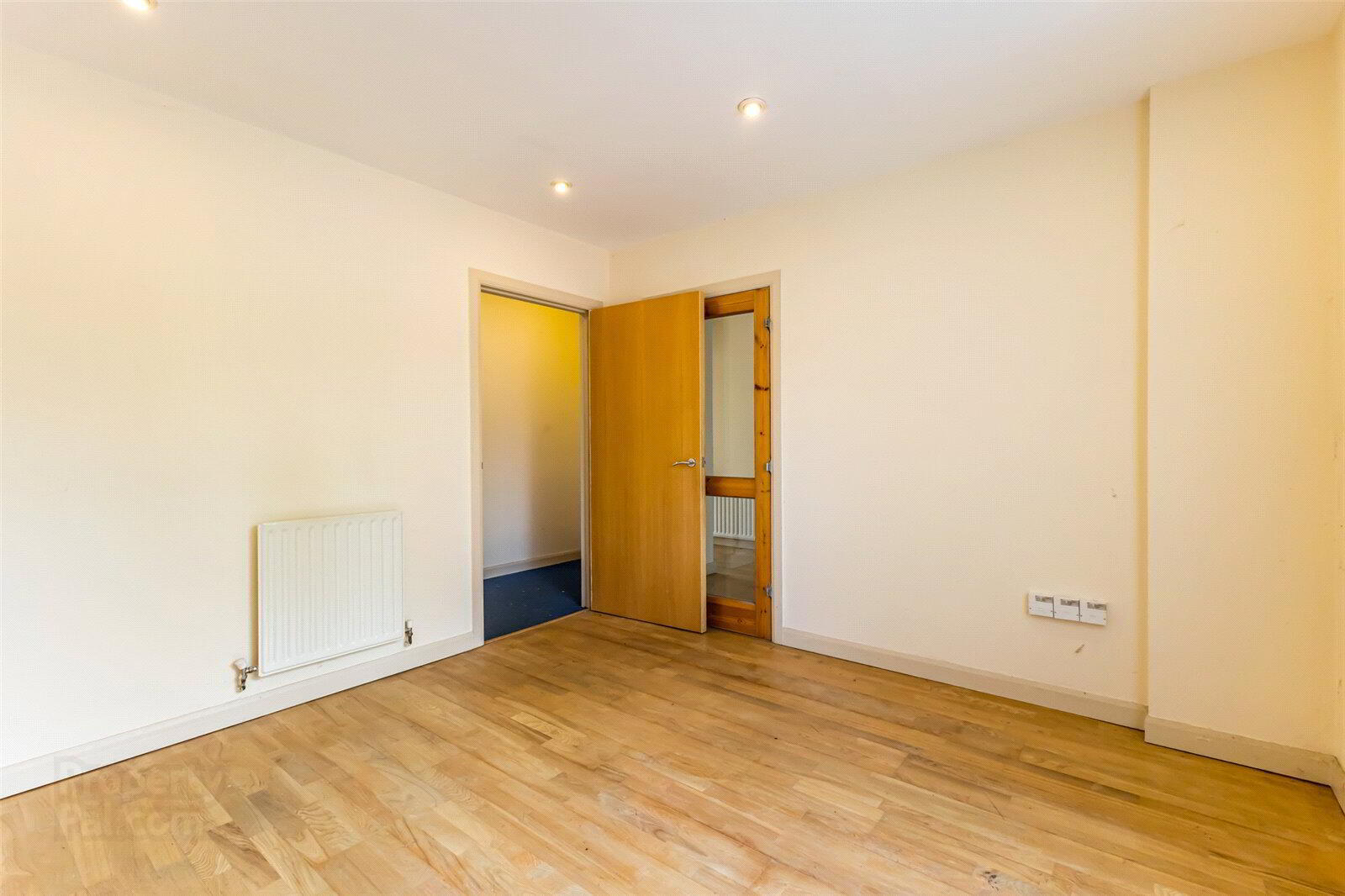 1 Ashford House, 2 Knockdene Gate 16 of 22