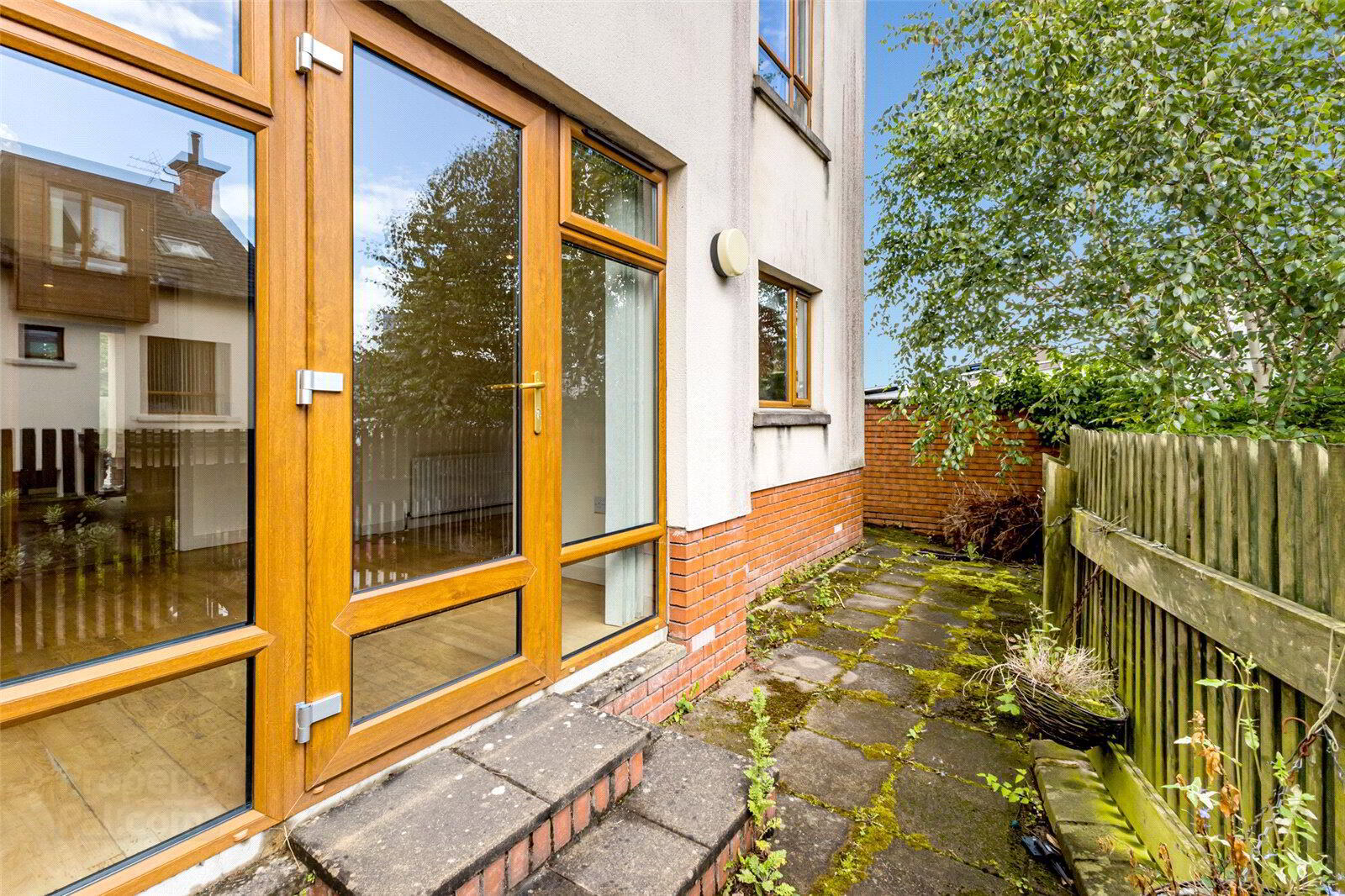 1 Ashford House, 2 Knockdene Gate 19 of 22